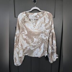 August Sky Beige and White Patterned Top Sz M
